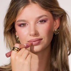 Pout Perfect Lipstick Pencil (Vanessa)(Pout Perfect Lipstick Pencil Vanessa) -Zoeva Kosmetik Geschaft PDP25 PPLP002 Vanessa Q324 Emelie 01