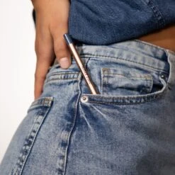 Velvet Love Eyeliner Pencil (Perfect Denim)(Velvet Love Eyeliner Pencil Perfect Denim) -Zoeva Kosmetik Geschaft PDP25 VLEP028 Perfect Denim Q125 Helen 2